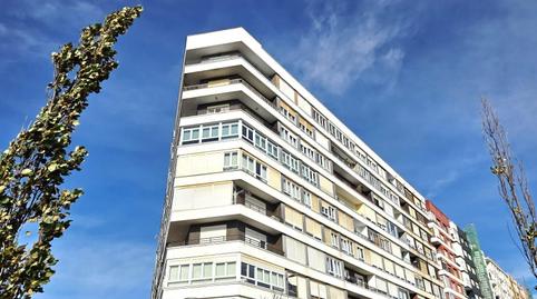 Foto 2 de Piso en venta en Calle de Antonio López, Castilla - Hermida, Cantabria