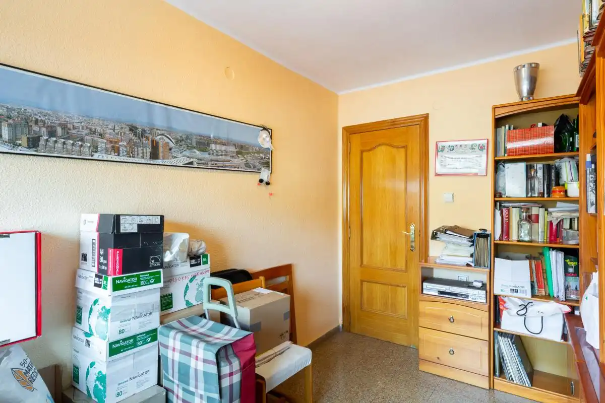 Habitación de Piso en venta en Valencia con Calefacción y Amueblado