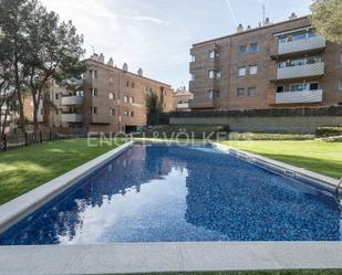 Piscina de Apartament de lloguer en Castelldefels amb Aire condicionat, Calefacció i Parquet