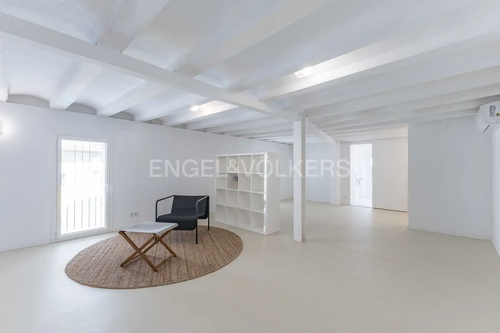 Wohnung zum Verkauf in Barcelona mit Klimaanlage, Heizung und Abstellraum