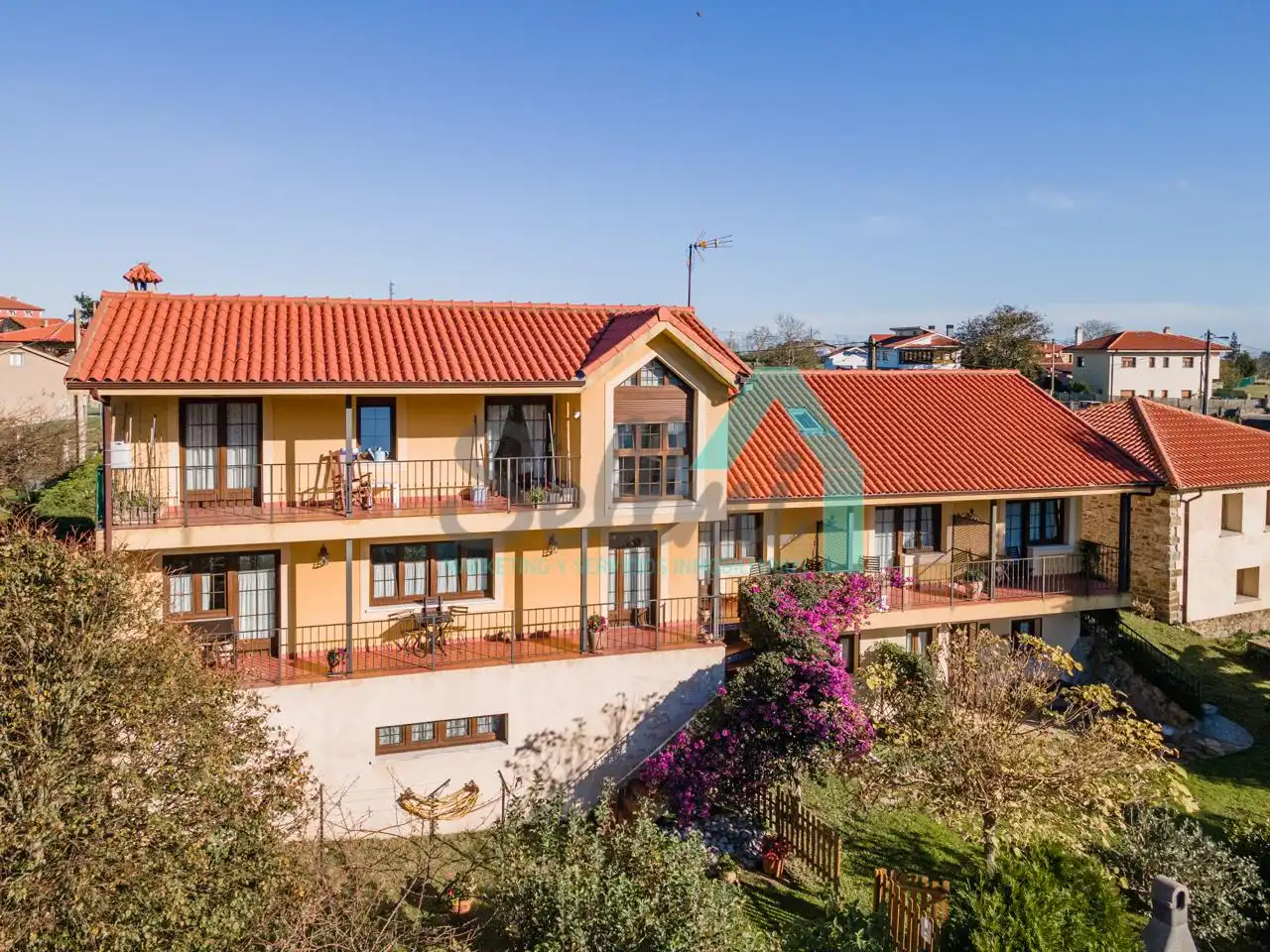 Vista exterior de Casa o chalet en venta en Cudillero con Calefacción, Jardín privado y Terraza
