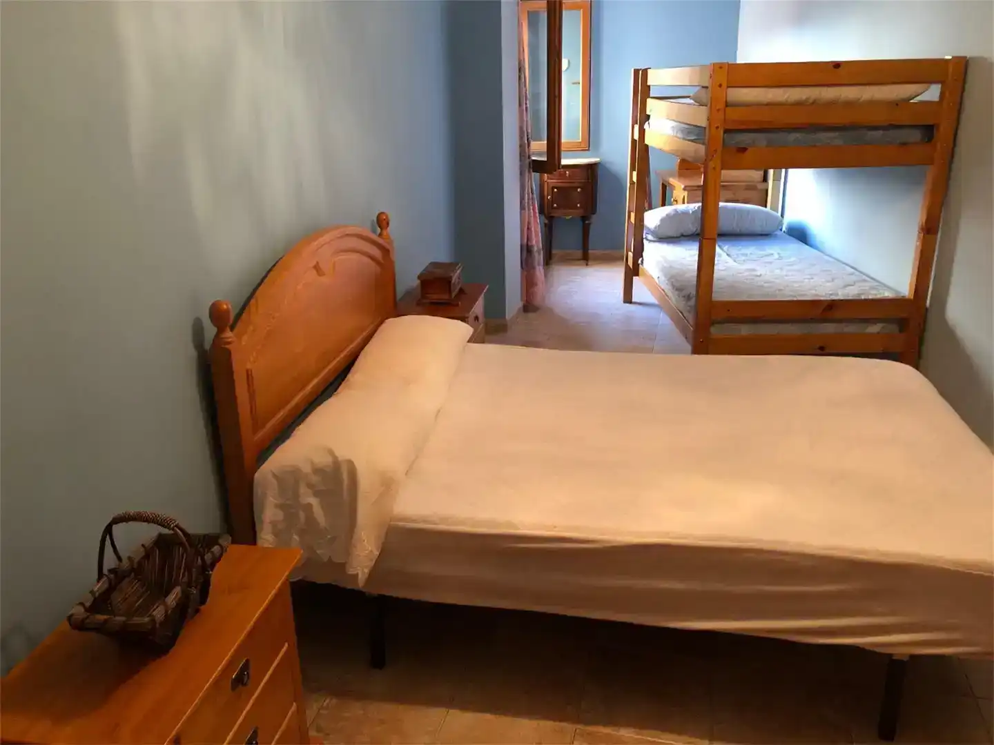 Habitación de Piso en venta en Mora de Rubielos con Jardín privado, Trastero y Amueblado