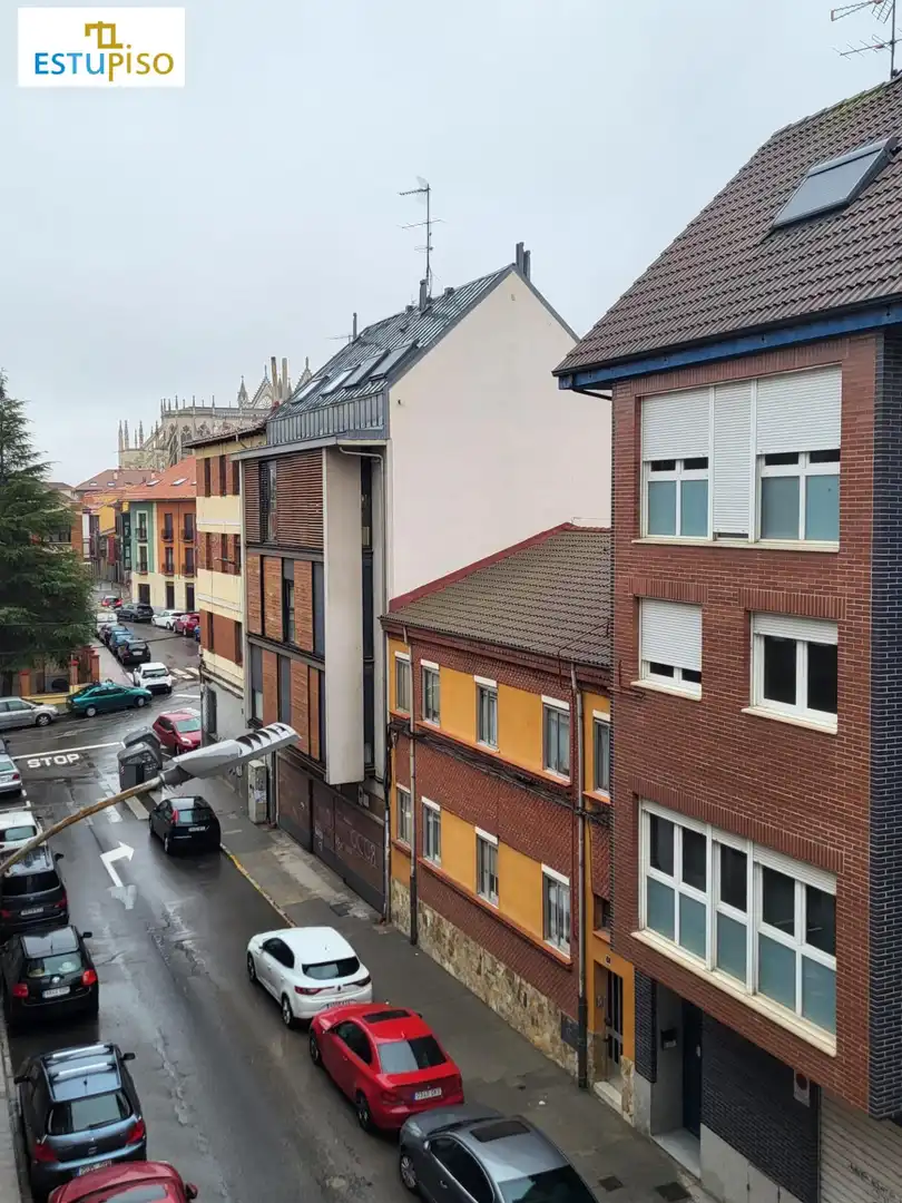 Exterior view of Flat for sale in León Capital   with Heating, Storage room and Furnished