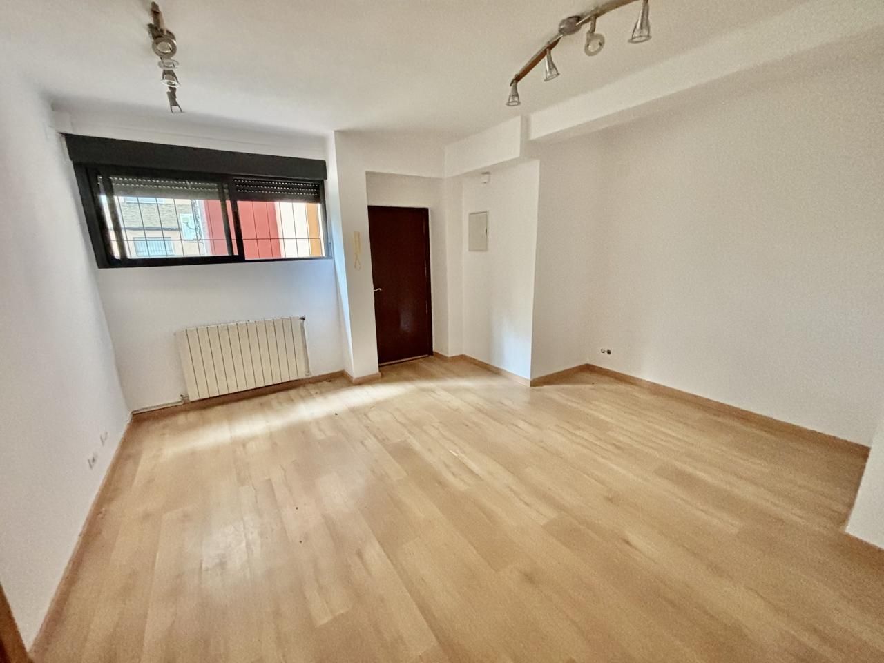 Habitación de Planta baja en venta en  Zaragoza Capital con Calefacción