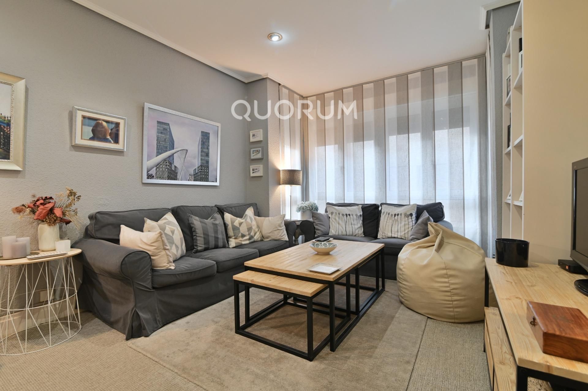 Sala d'estar de Pis en venda en Getxo  amb Calefacció