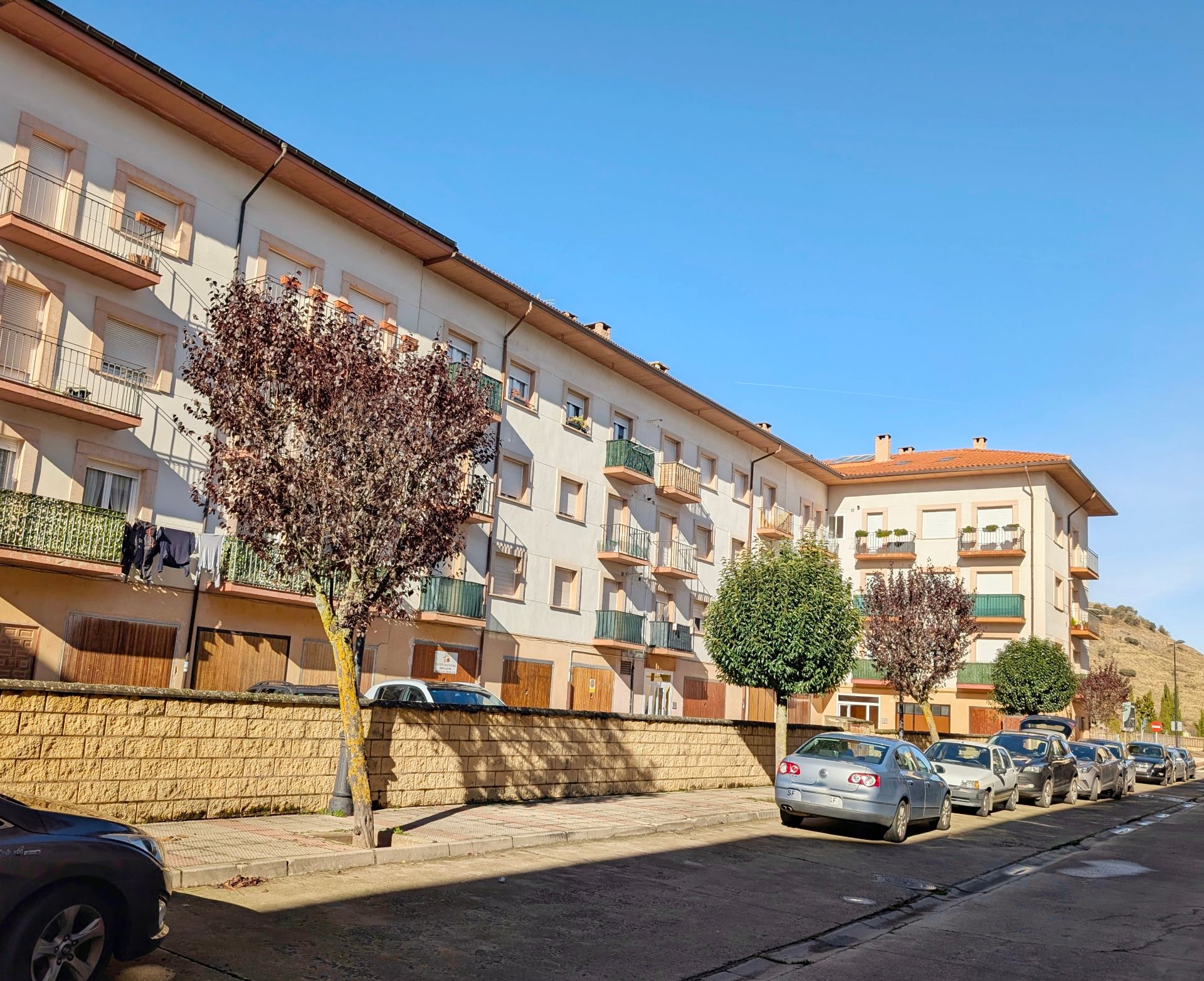 Vista exterior de Apartament en venda en Ezcaray amb Calefacció, Terrassa i Moblat