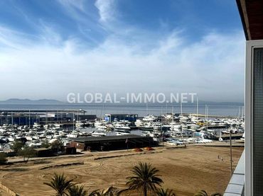 Apartamento con ascensor en venta en Avinguda de Rhode