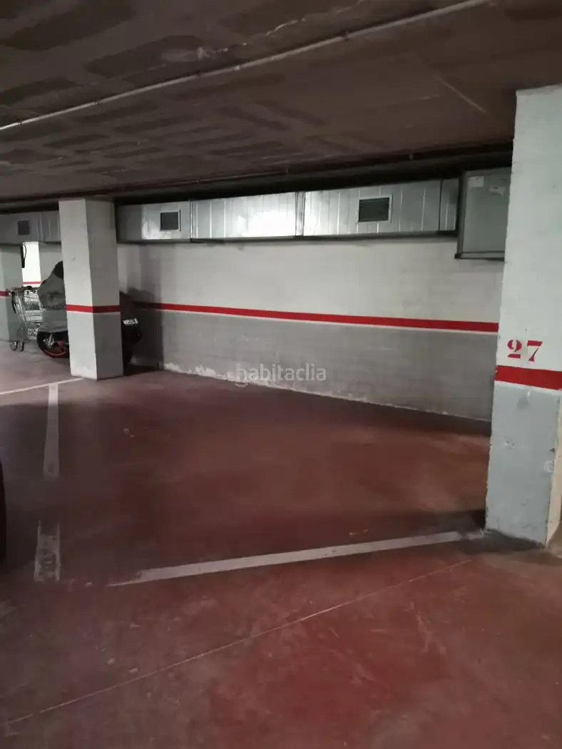 Individual en venta en Plaça de les Escoles Velles 13, imagen 2