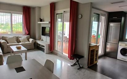 Sala d'estar de Apartament en venda en Estepona amb Aire condicionat i Terrassa