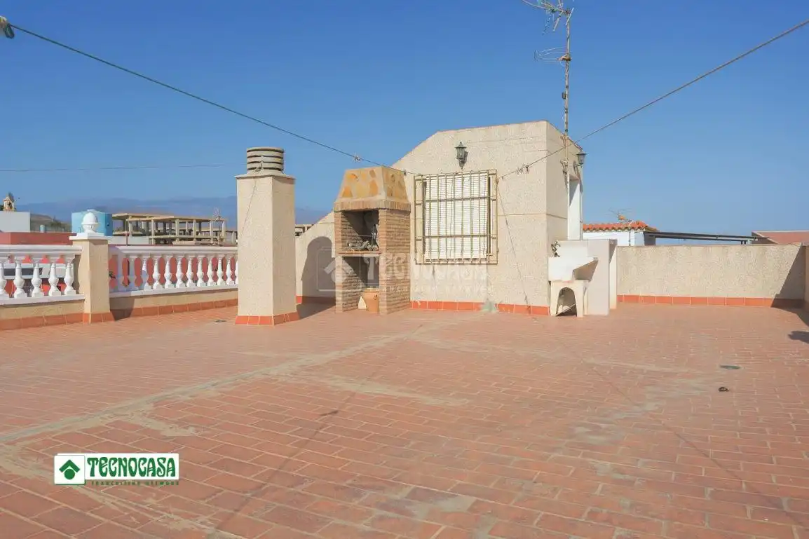 Vista exterior de Piso en venta en Adra con Aire acondicionado, Calefacción y Terraza