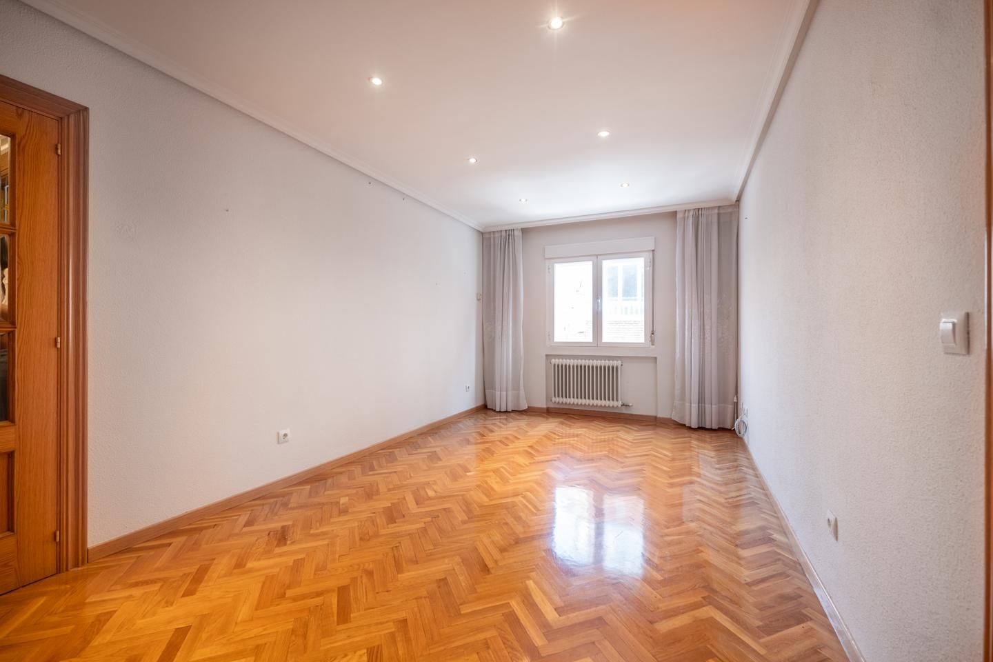 Bedroom of Flat for sale in Ávila Capital  with Heating, Parquet flooring and Terrace