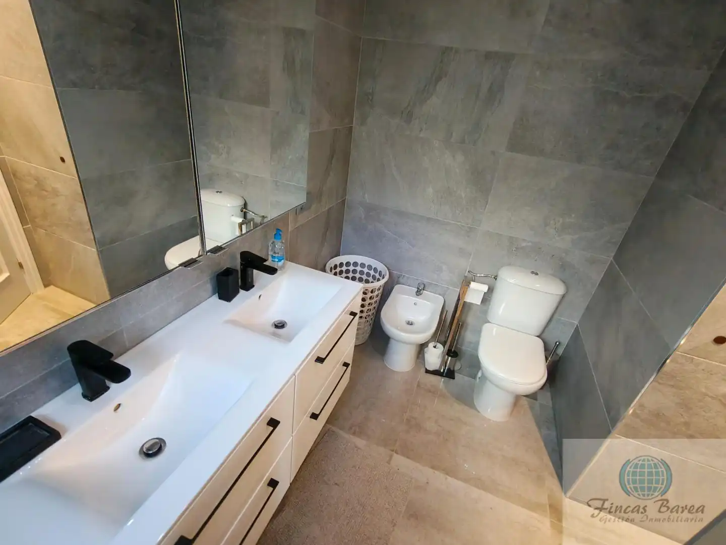 Bathroom of Flat for rent in Mijas  with Air Conditioner, Terrace and Furnished