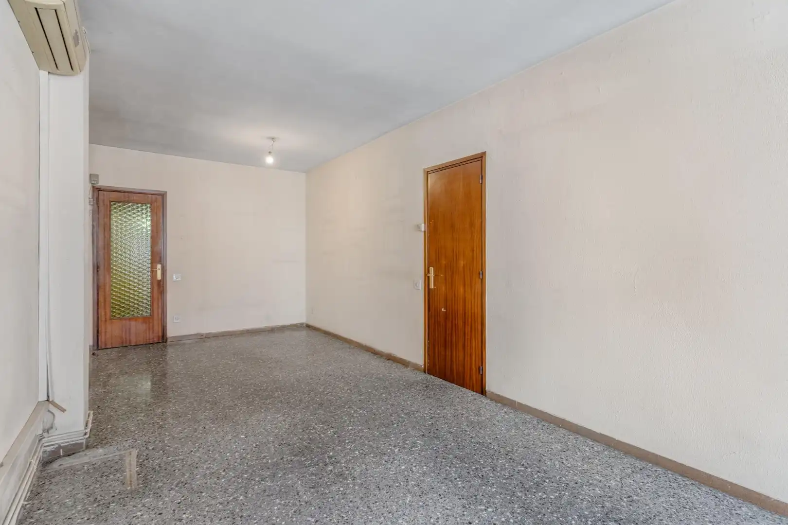 Flat for sale in Barcelona  with Air Conditioner, Heating and Terrace