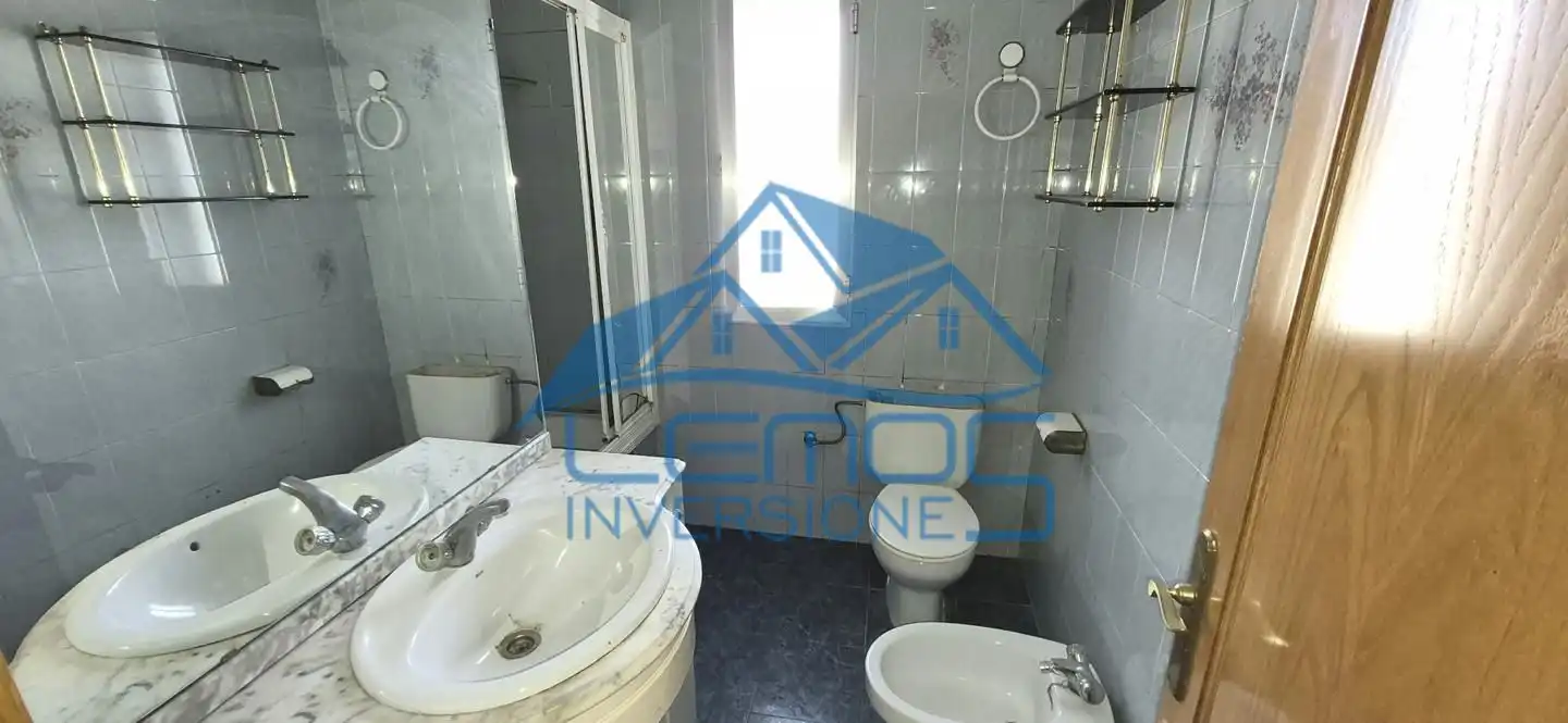 Flat for sale in Plaza de San Lázaro, imagen 7