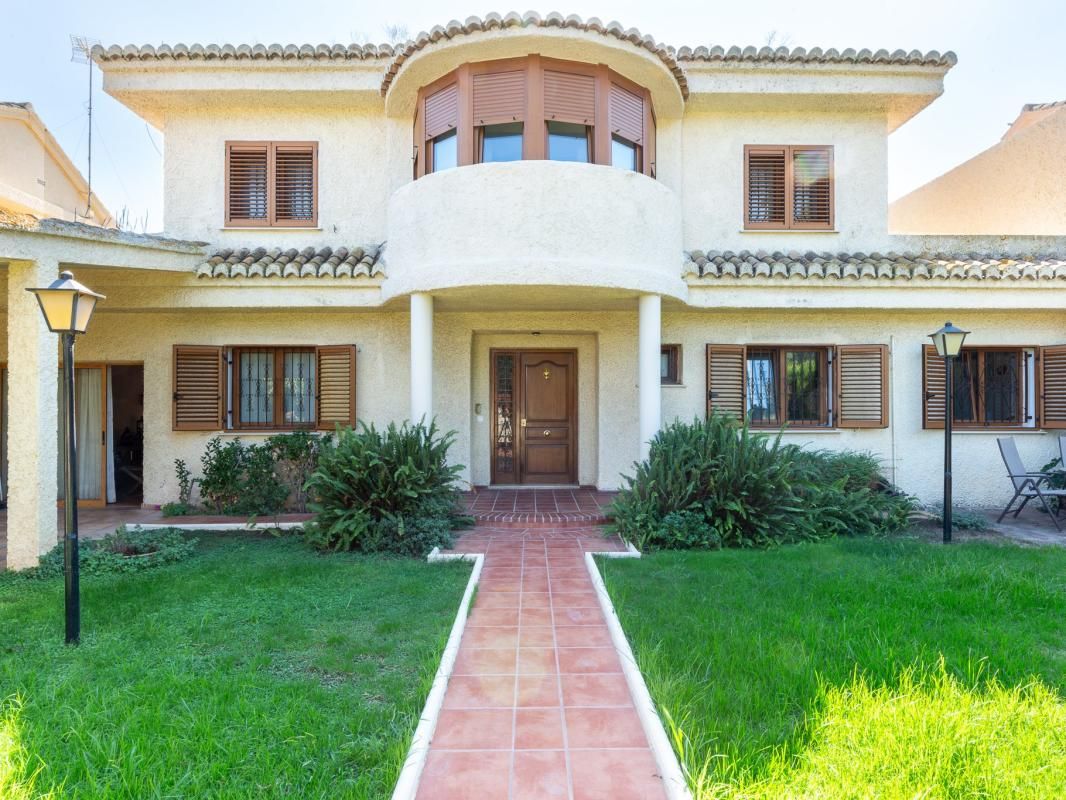 Exterior view of House or chalet for sale in La Pobla de Farnals  with Air Conditioner, Private garden and Terrace