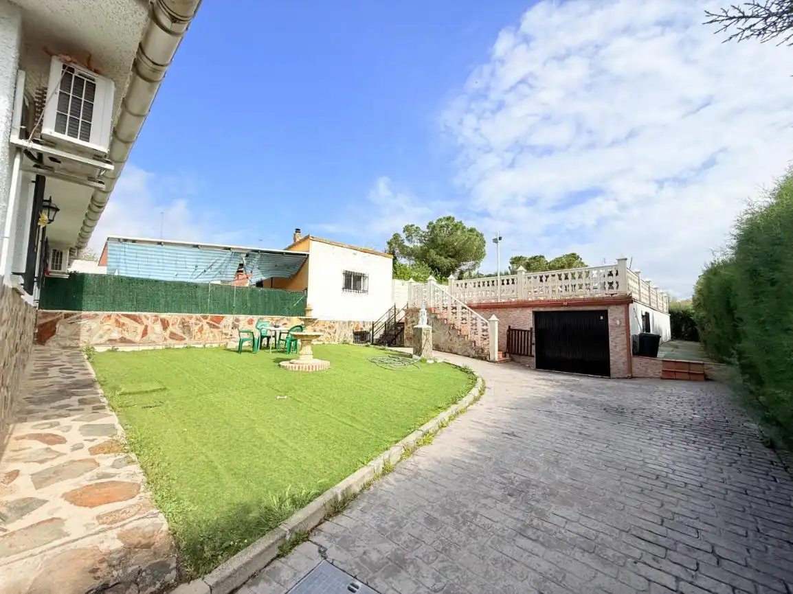 Garten von Haus oder Chalet zum Verkauf in Cedillo del Condado mit Klimaanlage, Heizung und Privatgarten