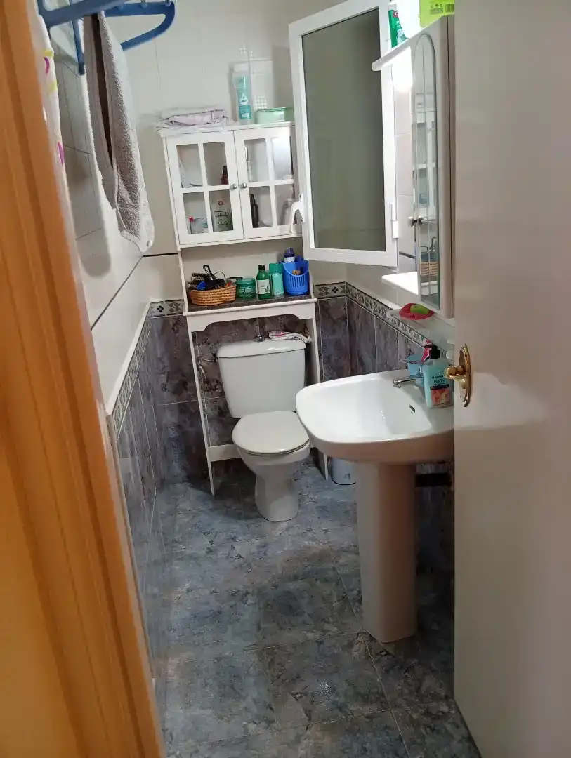 Badezimmer von Maisonette zum Verkauf in Torrevieja mit Schwimmbad und Balkon