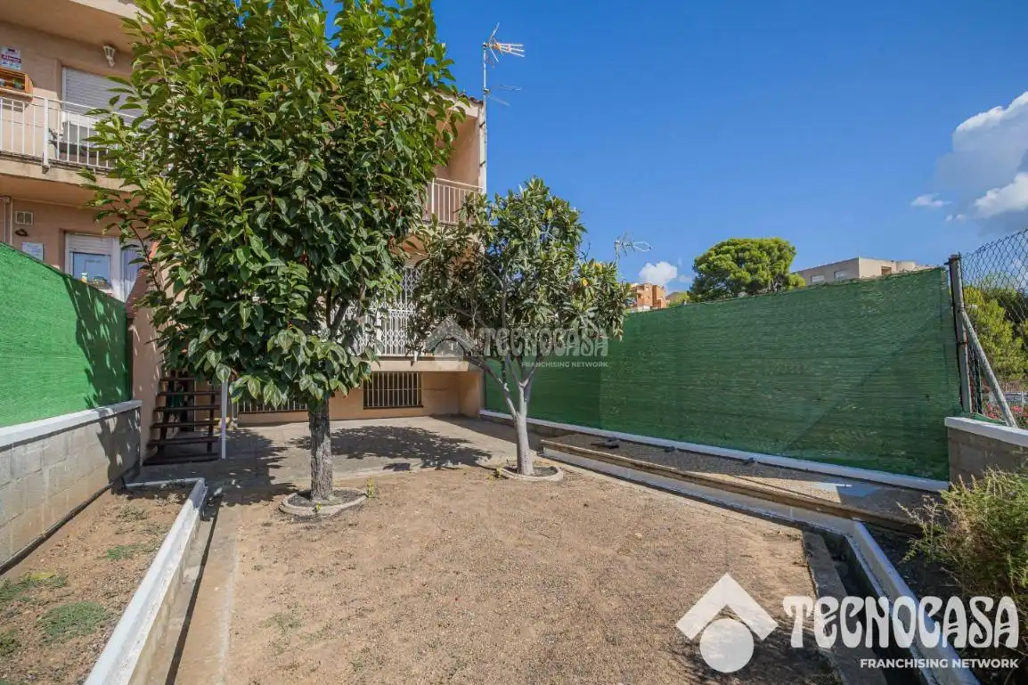Casa pareada con terraza en venta en Sant Vicenç Dels Horts