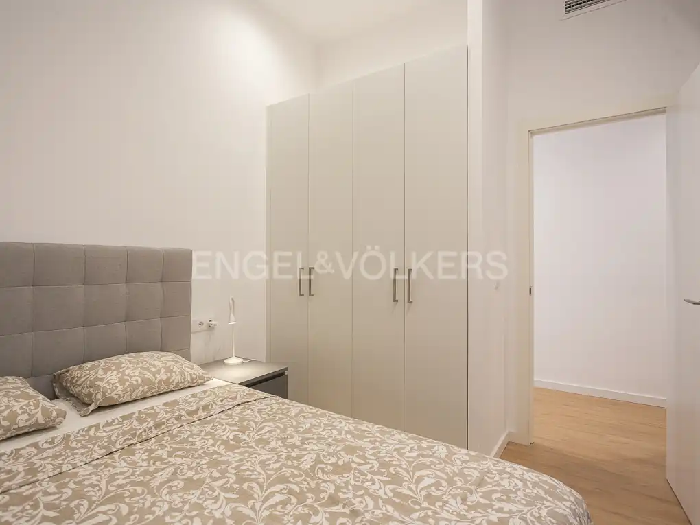 Schlafzimmer von Wohnung zur Miete in Valencia mit Klimaanlage, Heizung und Parkett