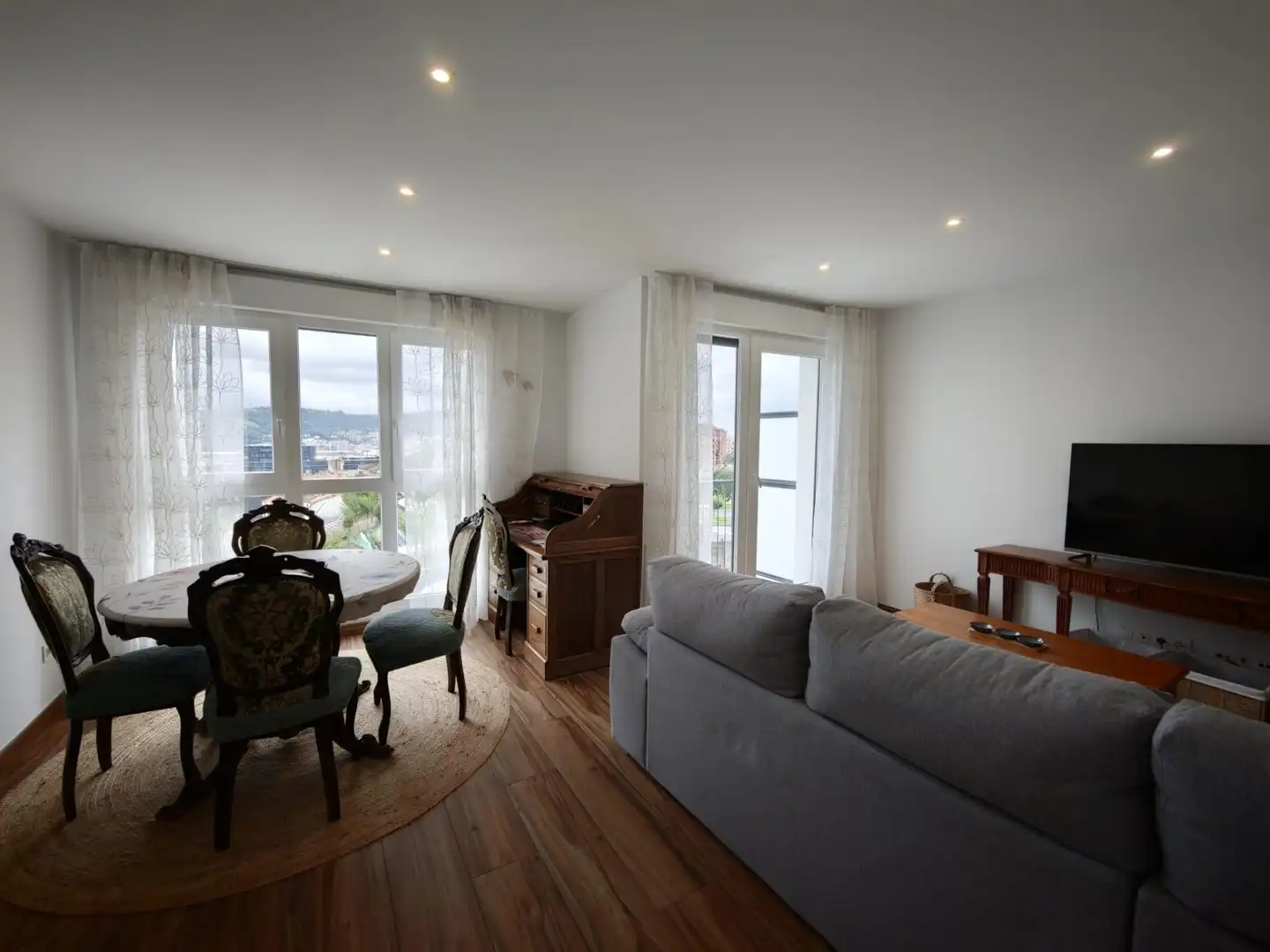 Sala d'estar de Pis de lloguer en Bilbao  amb Calefacció i Terrassa