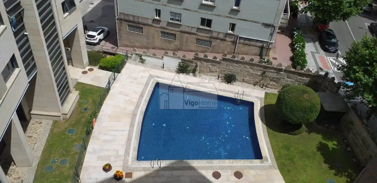 Swimming pool of Flat for rent in Vigo   with Heating, Swimming Pool and Furnished