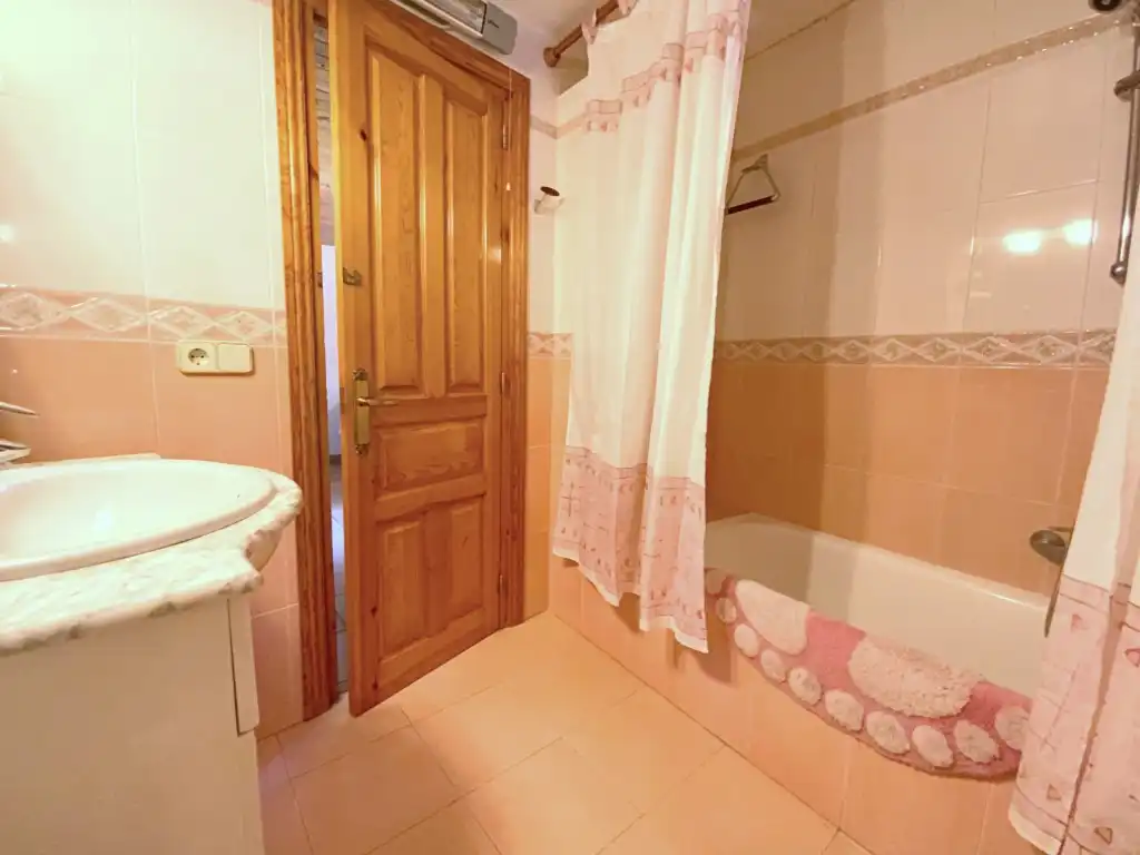 Bathroom of Houses for sale in Montanuy  with Private garden and Balcony