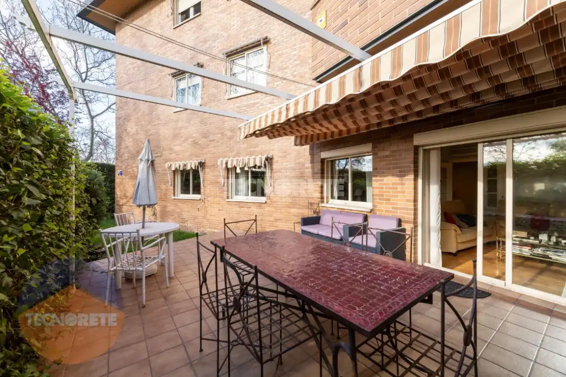 Terraza de Piso en venta en Majadahonda con Aire acondicionado y Piscina comunitaria