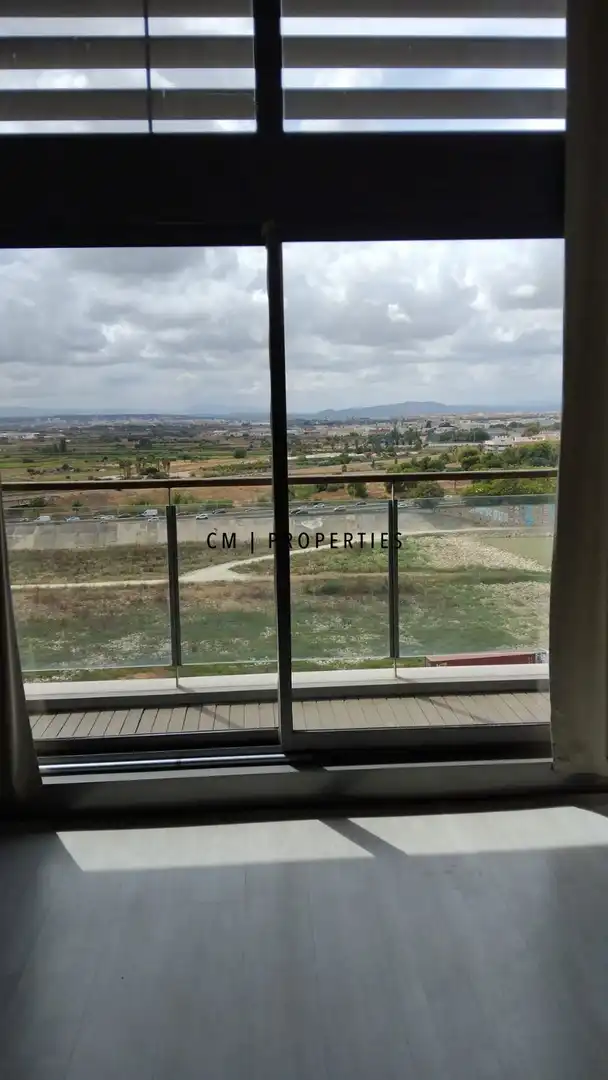 Vista exterior de Àtic de lloguer en Xirivella amb Aire condicionat, Calefacció i Terrassa