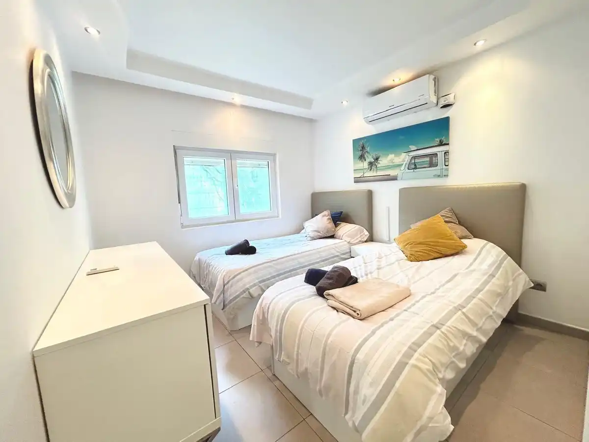 Habitación de Casa o chalet de alquiler en Estepona con Aire acondicionado, Piscina y Amueblado