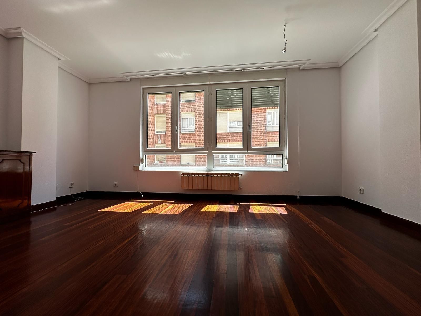 Living room of Flat to rent in Santander  with Heating and Parquet flooring