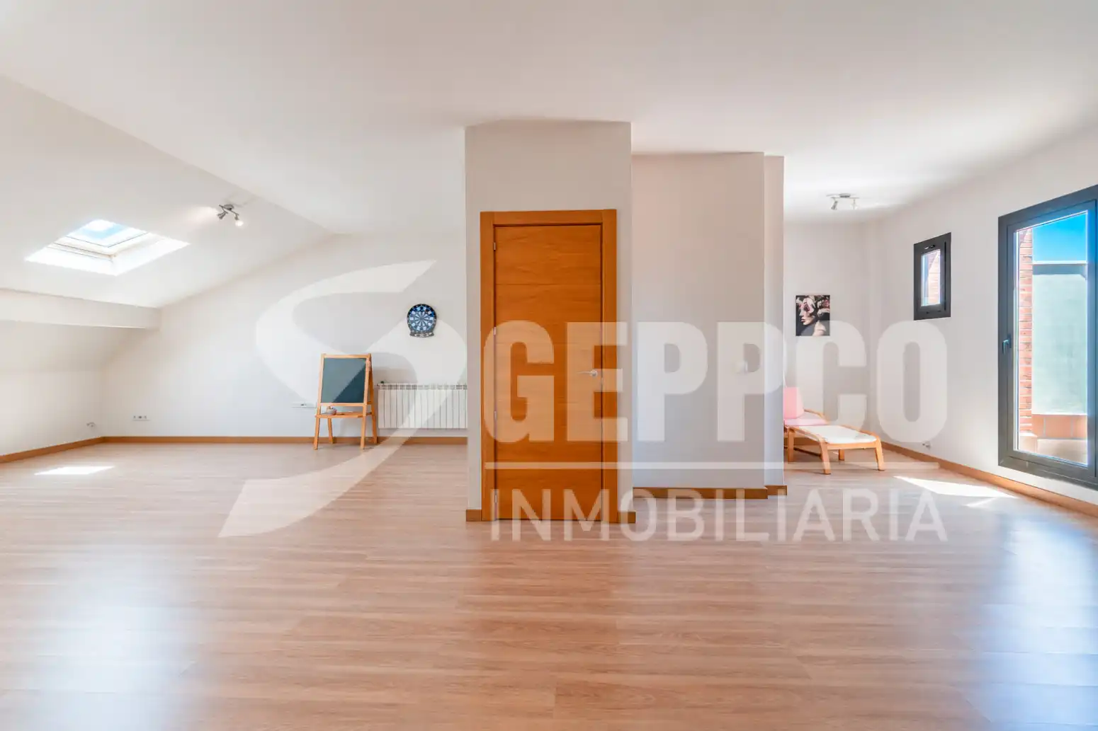 Casa adosada en venta en Alcalá de Henares con Calefacción, Terraza y Piscina comunitaria