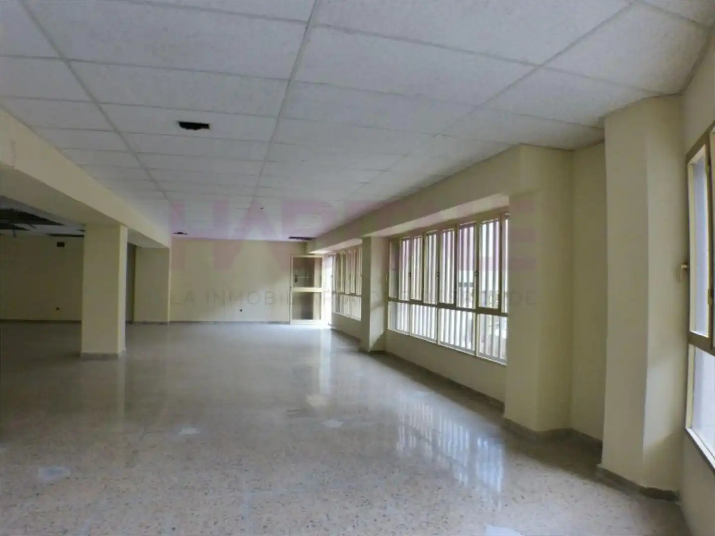 Büro mit Aufzug zum Verkauf in Florida - Ciudad de Asís, imagen 11