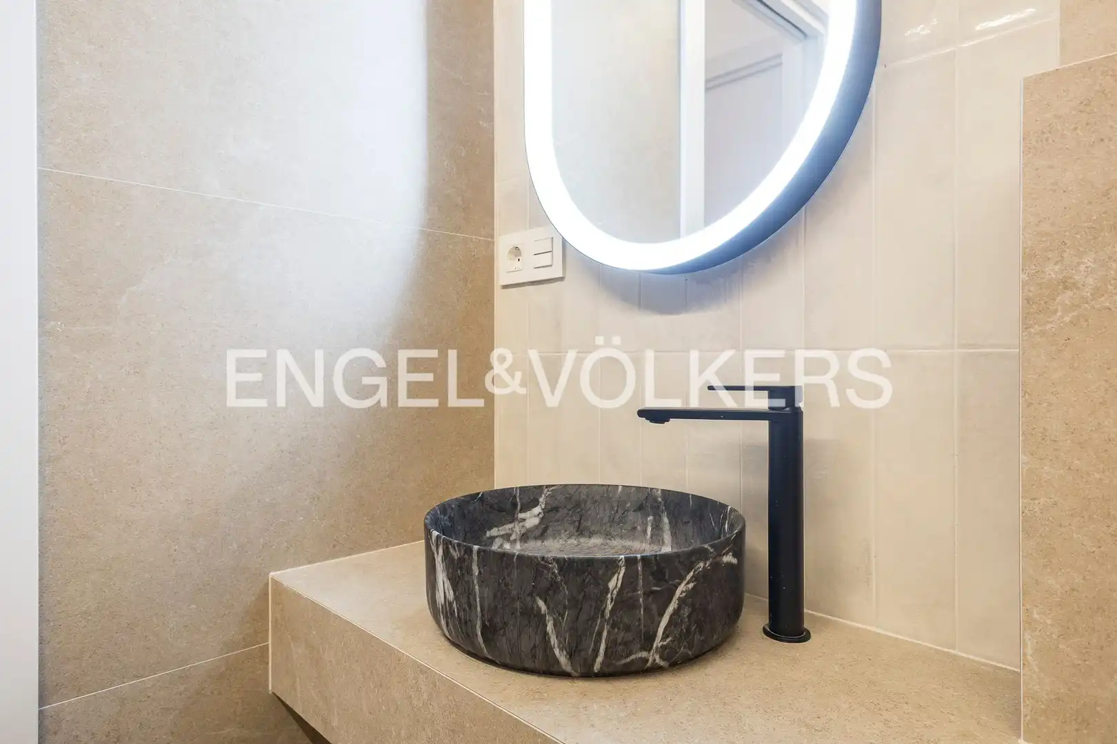 Baño de Apartamento en venta en Barcelona con Aire acondicionado, Calefacción y Terraza