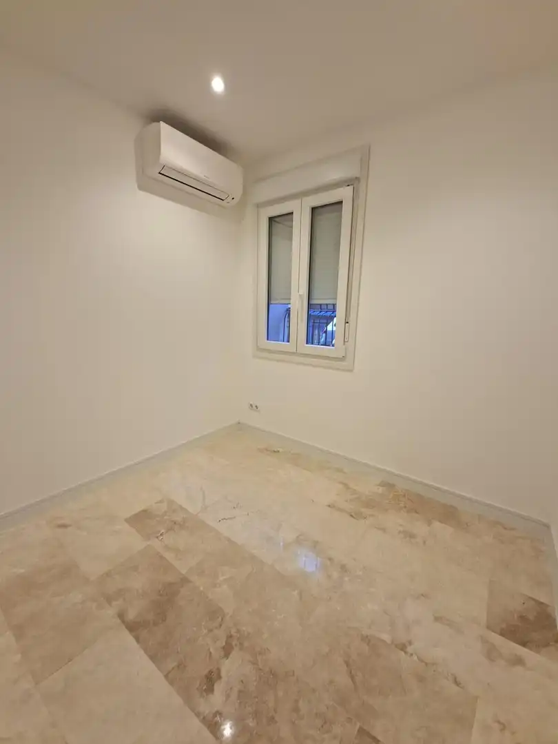 Dormitori de Planta baixa en venda en Madrid amb Aire condicionat i Calefacció