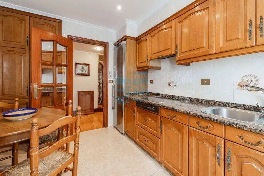 Cocina de Piso en venta en Donostia - San Sebastián  con Calefacción y Balcón