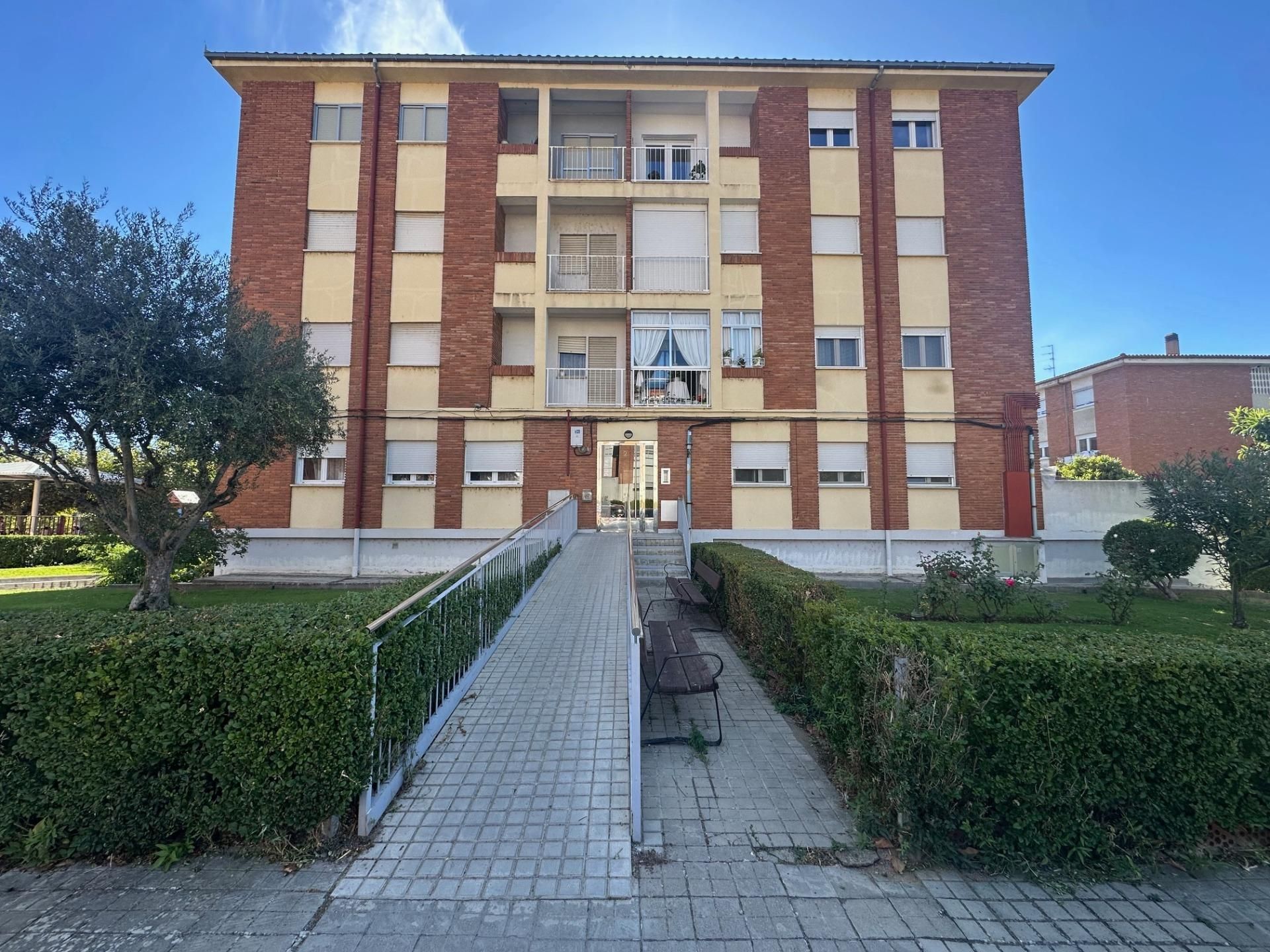 Vista exterior de Pis de lloguer en Zamora Capital  amb Calefacció i Balcó