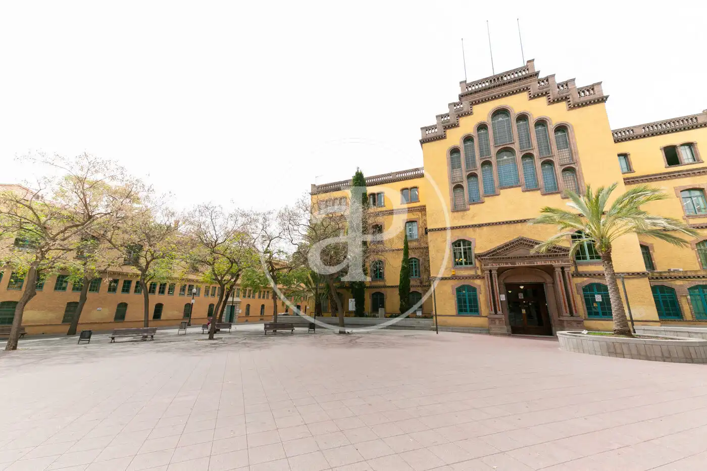 Vista exterior de Pis en venda en Barcelona amb Calefacció i Balcó