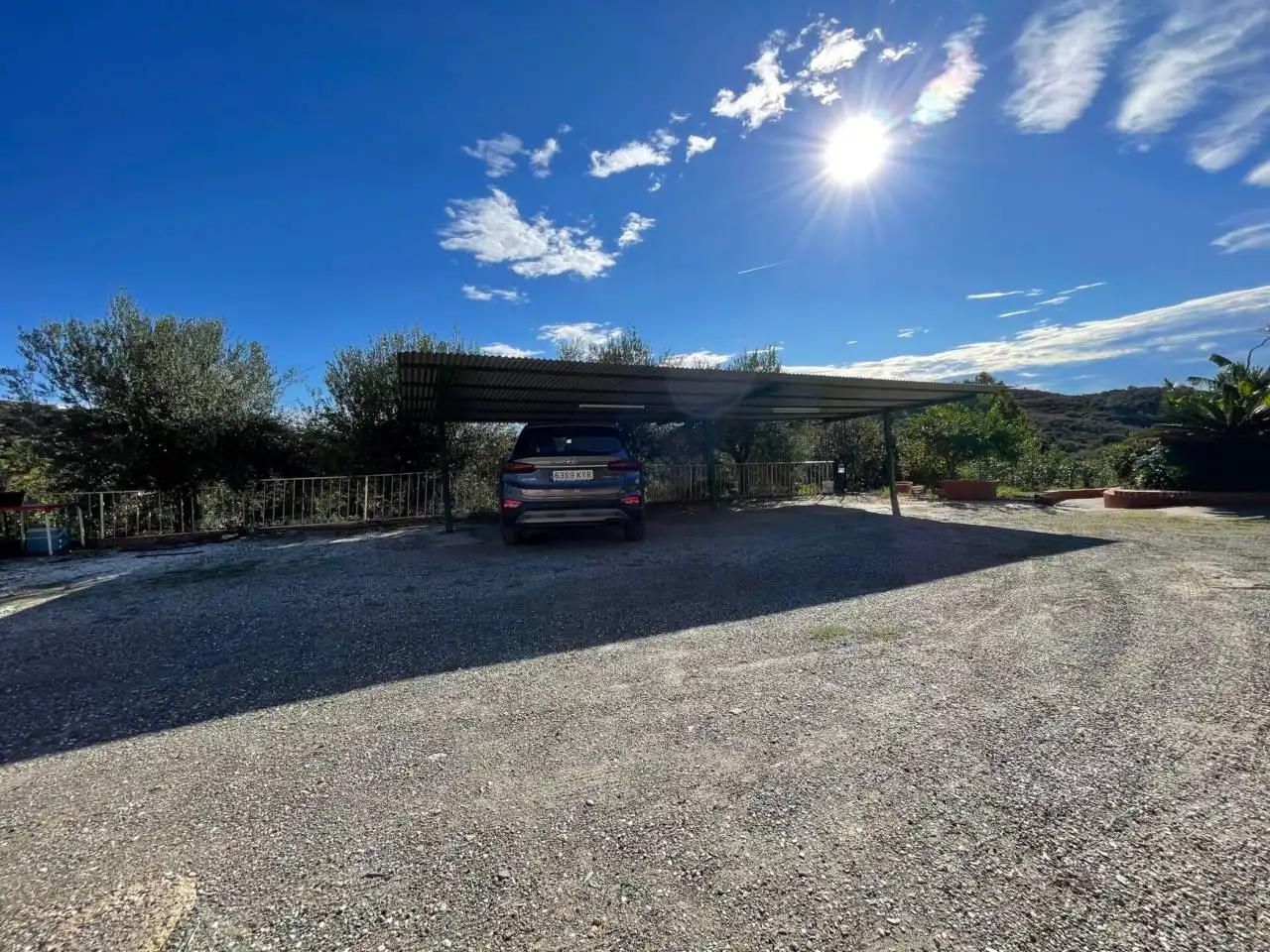 Parking de Finca rústica en venta en Estepona con Jardín privado y Piscina