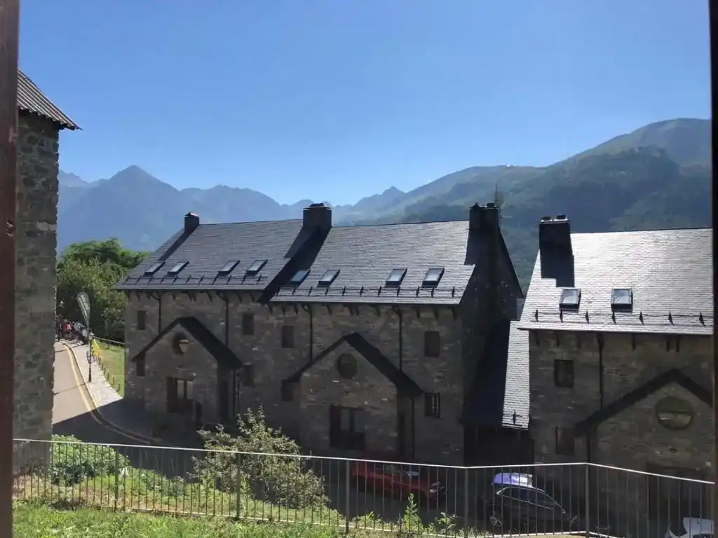 Außenansicht von Wohnungen zur Miete in Sallent de Gállego, Huesca