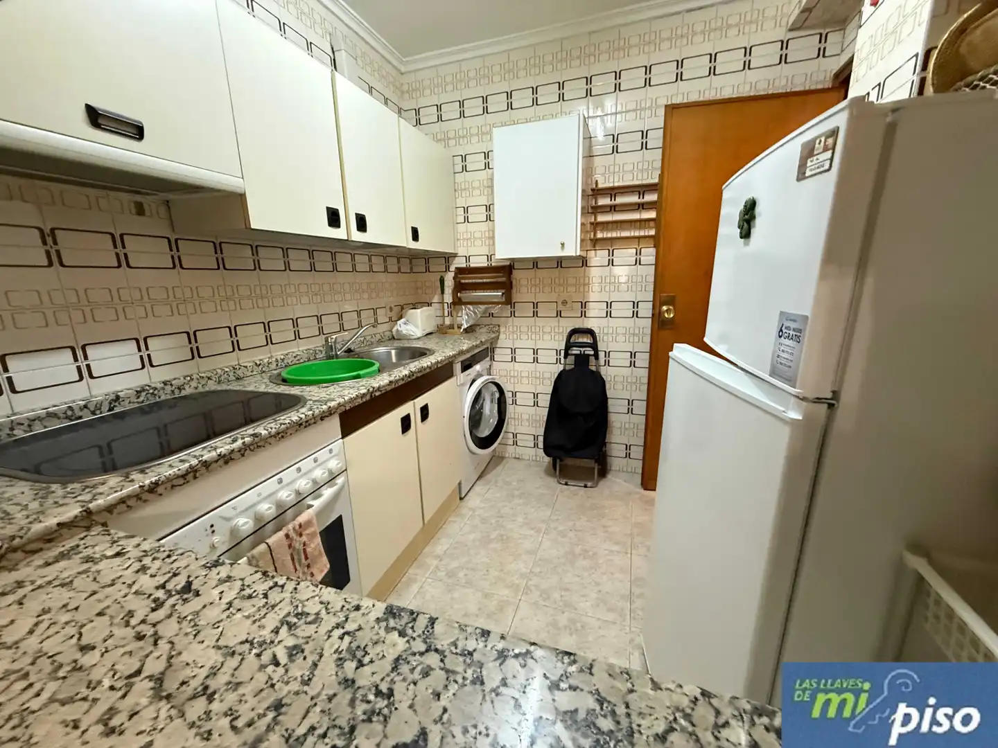 Cocina de Piso en venta en Valladolid con Calefacción, Parquet y Amueblado