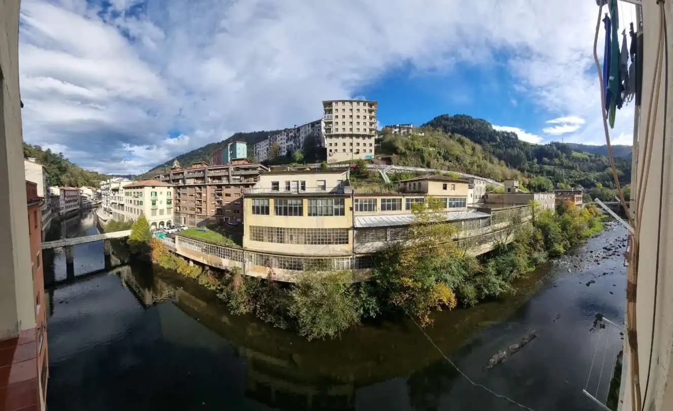 Vista exterior de Piso en venta en Soraluze / Plasencia de las Armas con Calefacción y Trastero