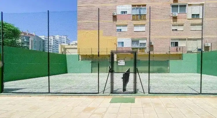 Vista exterior de Piso en venta en Málaga con Aire acondicionado, Parquet y Piscina comunitaria