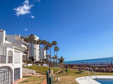 Dúplex amb balcó en venda a Calle Mar de Calahonda