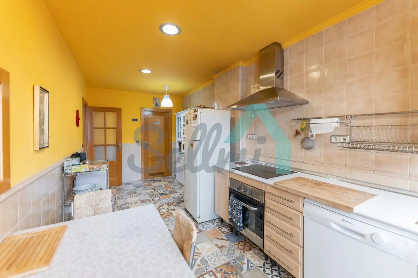 Cocina de Piso de alquiler en Oviedo  con Calefacción, Parquet y Amueblado