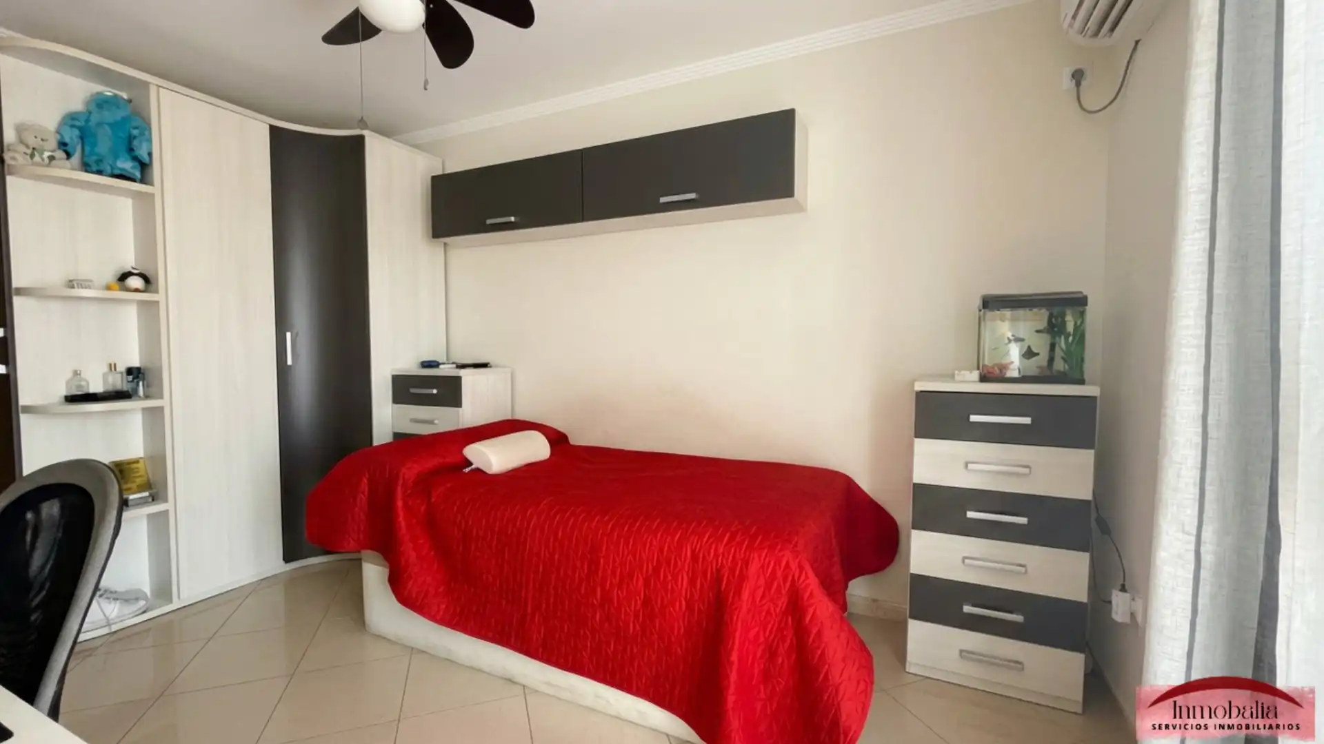 Habitación de Casa adosada en venta en Sevilla con Aire acondicionado y Balcón