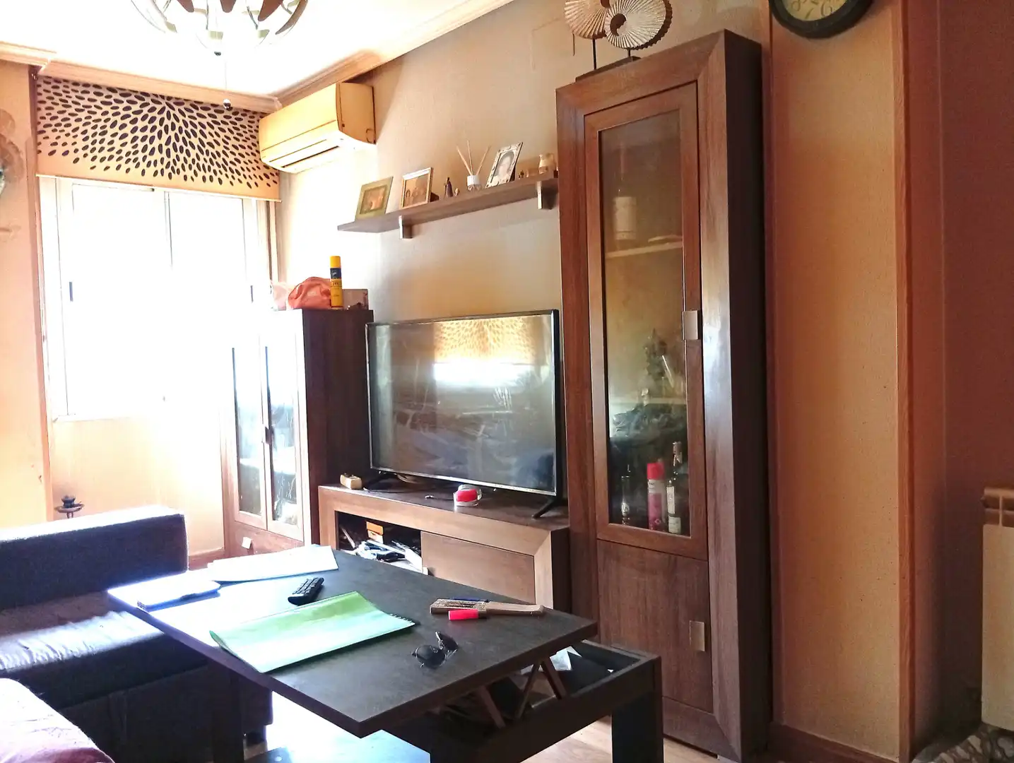 Living room of Flat for sale in Madrid  with Air Conditioner, Heating and Parquet flooring