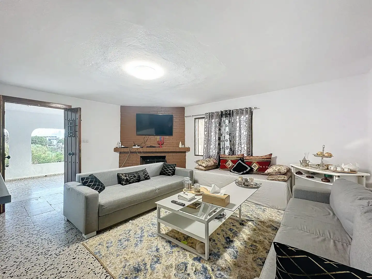 Wohnzimmer von Country house zum Verkauf in Estepona mit Klimaanlage, Privatgarten und Terrasse