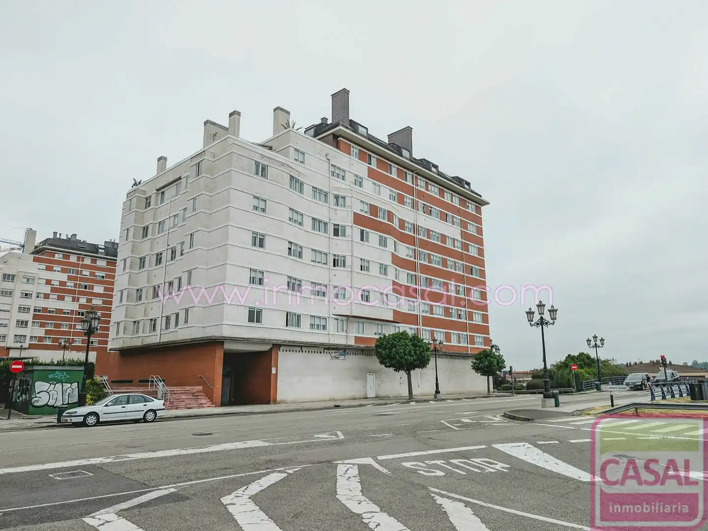 Vista exterior de Piso en venta en Oviedo  con Calefacción, Trastero y Amueblado