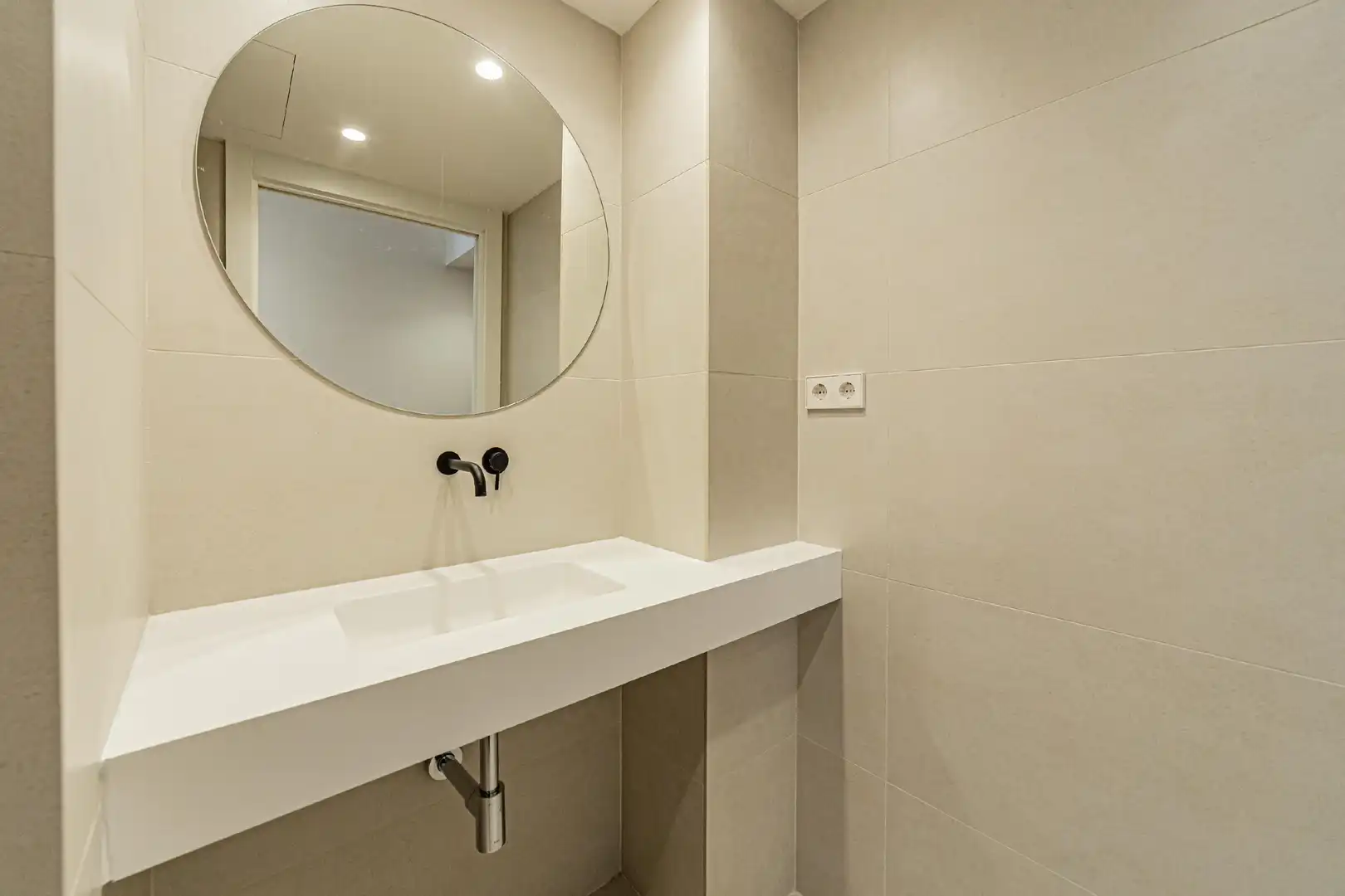 Bathroom of Duplexes for sale in Barcelona  with Air Conditioner, Heating and Private garden