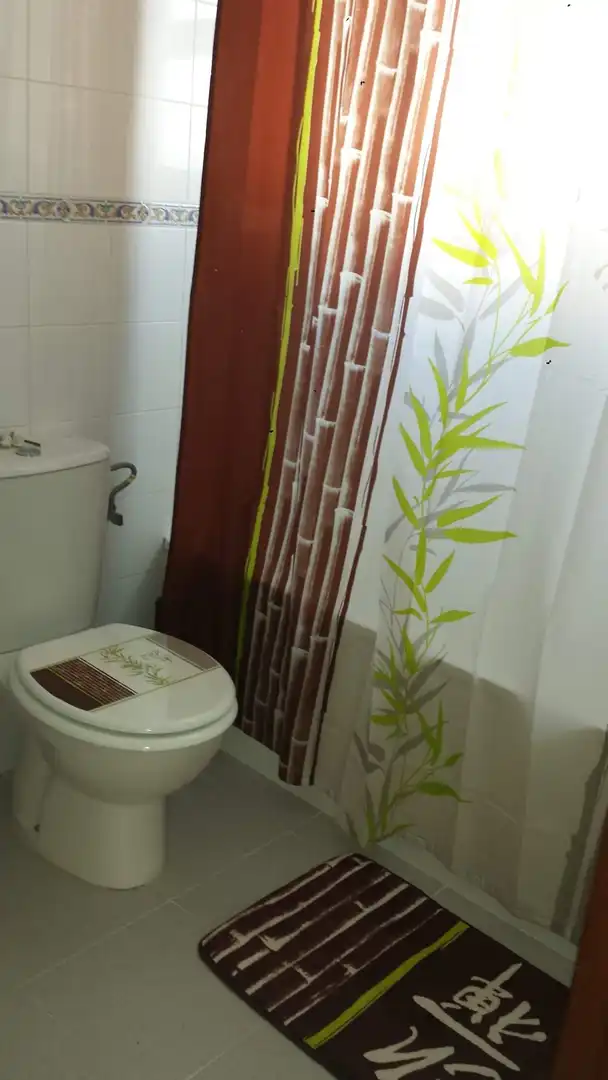 Badezimmer von Einfamilien-Reihenhaus zum Verkauf in Villamartín mit Klimaanlage